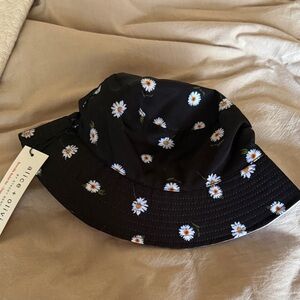 Alice + Olivia Reversable Black Bucket Hat